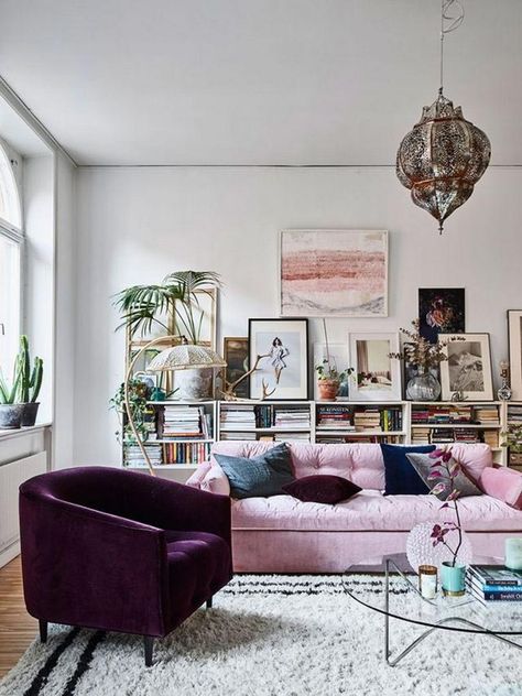 How to Incorporate Ultra Violet, Pantone's 2018 Color of the Year, Into Your Home | The Inspired Home | The Inspired Home Koti Diy, Furnitur Ruang Keluarga, Bohemian Chic Decor, Deco Rose, Design Blogs, Stil Boho, Deco Boheme, Bohemian Living Room, Design Del Prodotto