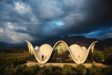 Bosjes Wedding Chapel South Africa Bosjes Wedding, Bosjes Chapel, Chapel Design, Kingdom Marriage, Art Structure, Studio Apartment Layout, Africa Do Sul, Creative Shot, Wedding Chapel