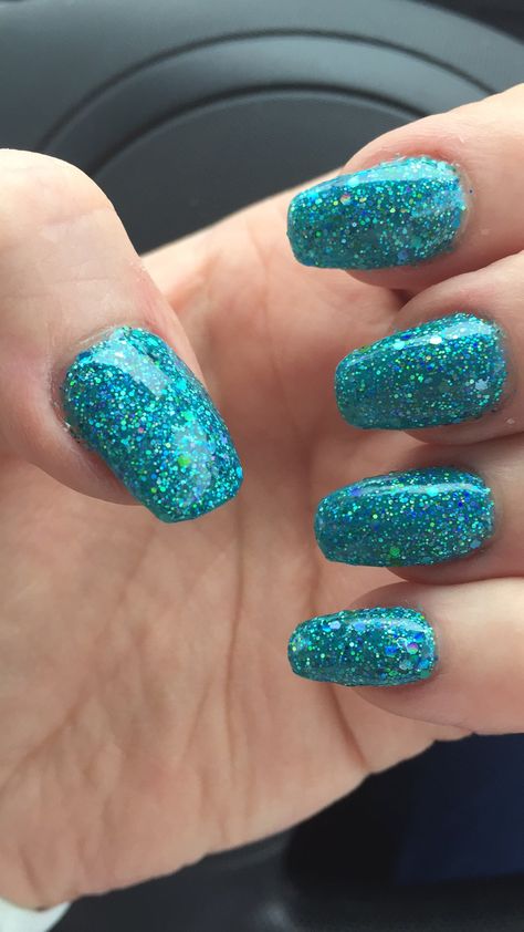 Teal Glitter Nails, Teal Sparkle Nails, Teal Nails With Glitter Accent, Sparkly Teal Nails, Teal Acrylic Nails, Blue Green Sparkle Nails, Green Chunky Glitter Nails, Opal Nails, Teal Nails