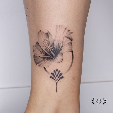 Flower Hibiscus, Hibiscus Tattoo, Tattoo Dotwork, M Tattoos, Chic Tattoo, Tattoo Sketch, Symbol Tattoos, S Tattoo, Minimalist Tattoo