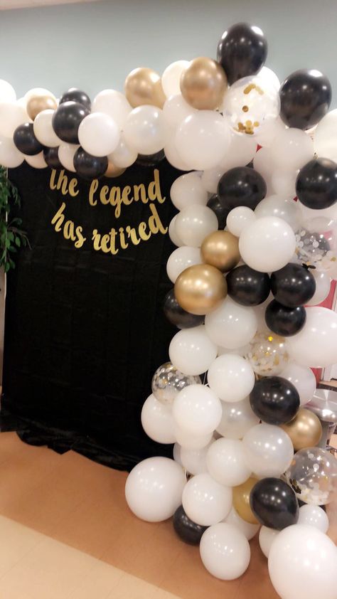 Backdrop For Retirement Party, Retirement Backdrop Ideas, Retirement Backdrop, Office Retirement Party, Retirement Decorations, 60th Birthday Decorations, Party Photo Backdrop, Celebration Balloons, Retirement Celebration