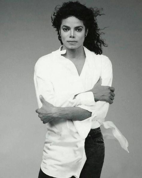 Annie Leibovitz Photography, Michael Jackson Photoshoot, Michael Jackson Bad Era, Hee Man, Michael Jackson Quotes, Michael Jackson Funny, Michael Jackson Wallpaper, Jackson Bad, Photos Of Michael Jackson