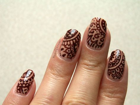 Indian Nail Designs, Red Maroon Nails, Henna Nail Art, Polish Cookies, Nails Funky, Mandala Nails, Indian Nails, Nails Valentine, Henna Nails