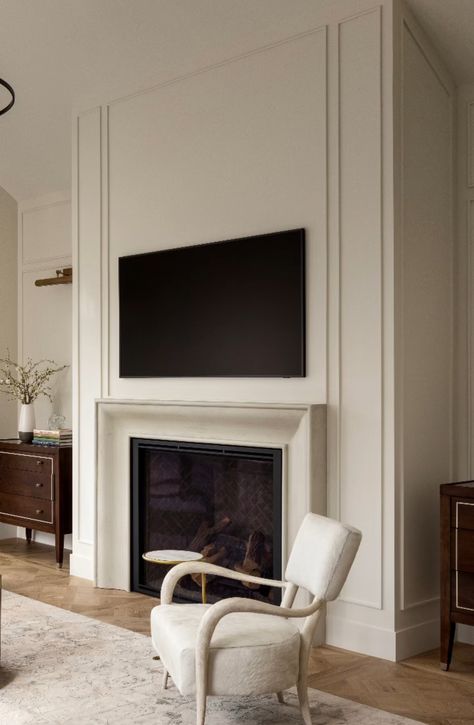 Statement Wall With Fireplace, Fireplace With Paneling, French House Interior, Fireplace Molding, Surround Fireplace, Tv Above Fireplace, Modern Classic Living Room, Designer Homes, Picture Frame Molding