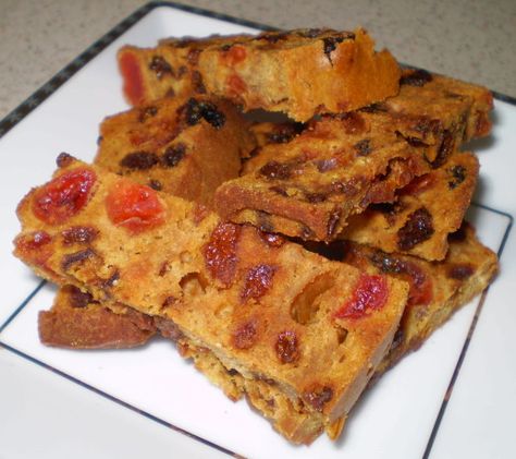 Make and share this Sugar Free Fruitcake recipe from Food.com. Sugar Free Fruit Cake, Bariatric Sweets, Sugar Free Cake Recipes, Sugar Free Cake, Bread And Butter Pudding, Fruitcake Recipes, Sugar Free Low Carb, Free Fruit, Sugar Free Desserts