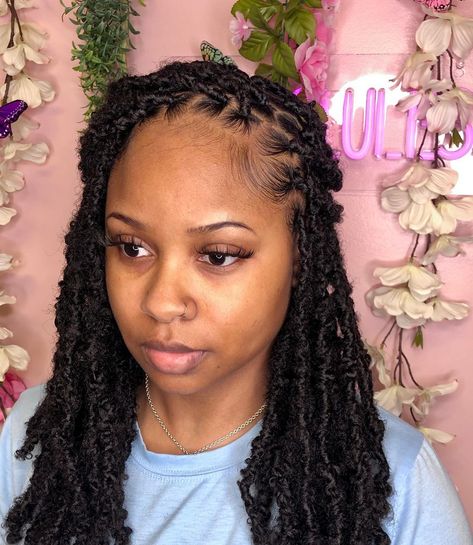 Butterfly Locs, Faux Locs Hairstyles, Box Braids Styling, Girls Hairstyles Braids, Hair Raising, Hair Laid, African Braids Hairstyles, 2020 Trends, Locs Hairstyles