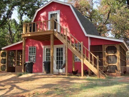 20 of the Most Awesome Chicken Coops that Combine the Fabulous with the Functional - Champagne and Mudboots Huge Chicken, Chicken Coop Kit, Portable Chicken Coop, Coop Design, Chicken Coop Designs, Coop Plans, Building A Chicken Coop, Chicken Coop Plans, Backyard Chicken Coops