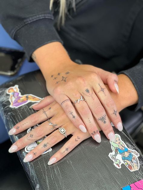 Kenzie Ziegler Hand Tattoo, Kenzie Ziegler Tattoo, Fun Finger Tattoos, Stick And Poke Hand Tattoos, White Hand Tattoo, Stick And Poke Finger Tattoo, Finger Stick And Poke, Over Love Tattoo, Girly Finger Tattoos