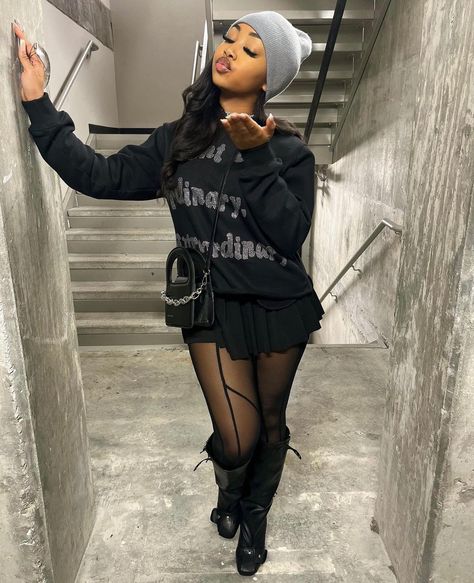 Skirt And Hoodie Outfit, Hoodie Outfit Black Women, Bday Dinner Outfit, Skirt And Hoodie, Outfit Black Women, Outfit Hoodie, Chill Outfits, Stylish Work Outfits, Streetwear Fashion Women