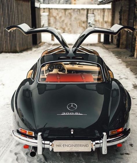 Classics & Oldtimers on Instagram: "1 of 29 Mercedes-Benz 300 SL Coupé with full alloy body. Isn’t she beautiful ? PC: @hkengineering - #mercedesbenz #mercedes300sl #300sl #gullwing #classictimers #classicmercedes #mercedesclassic #300slgullwing" 300sl Gullwing, Mercedes Auto, Mercedes 300sl, Mercedes Benz 300, Bugatti Cars, Mc Laren, Classic Mercedes, Mercedes Benz Classic, Classic Sports Cars