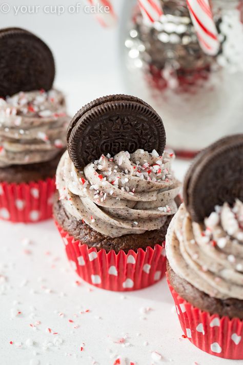 Easy Christmas Cupcakes, Christmas Cupcakes Recipes, Christmas Cupcakes Decoration, Easy Candy, Christmas Easy, Holiday Cupcakes, Oreo Cupcakes, Gourmet Cupcakes, 12 Cupcakes