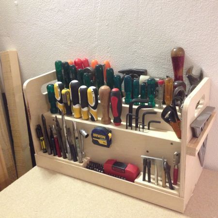 finished tool caddy Nut And Bolt Storage, Joinery Tools, Tool Box Diy, Tool Caddy, Wood Tool Box, Wooden Tool Boxes, Tool Box Organization, Essential Woodworking Tools, Woodworking Storage