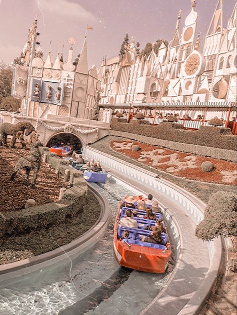 Vintage Disneyland Photos, Vintage Disney Posters, Disneyland Aesthetic, Disneyland Ca, Disneyland Photography, Disney Moments, Disneyland World, Aesthetic Disney, Disney World Rides