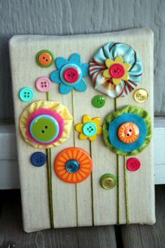 Cool Button Craft Projects for 2016 (21)                                                                                                                                                                                 More Button Creations, Button Craft, Button Bouquet, Cool Buttons, Diy Buttons, Pola Sulam, Creative Mind, Button Art, Mason Jar Crafts