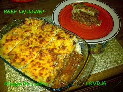 LEKKER RESEPTE VIR DIE JONGERGESLAG: BEEF LASAGNE Beef Lasagne, Chicken Spaghetti Casserole, Spaghetti Casserole, Cheese Topping, Lean Beef, Sliced Mushrooms, Meat Sauce, Crushed Tomatoes, Shredded Mozzarella