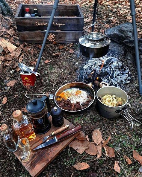 Camping Lists, Meals For The Family, Auto Camping, Camping Inspiration, Camping Family, Easy Camping Meals, Camping Photography, Camping Aesthetic, Campfire Food