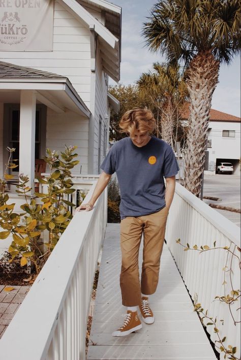 Surfer Guy Style, Surfer Boys Style, Surfer Boy Outfits, Surfer Style Outfits, Surf Aesthetic Outfit, Surfer Boy Aesthetic, Surfer Clothes, Mens Surfer Style, Surfer Outfit