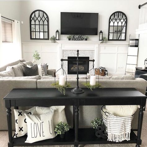 Black And White Farmhouse Living Room, White Farmhouse Living Room, Black And White Farmhouse, Design Ložnic, Modern Farmhouse Living Room Decor, Farm House Livingroom, Farmhouse Living Room Decor Ideas, Black And White Living Room, Rustic Farmhouse Living Room