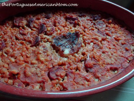 Portuguese Baked Pork and Beans (Feijão Assado) - the portuguese american mom Portuguese Bean Soup, Feijoada Recipe, Pork And Beans, Portuguese Desserts, Pork N Beans, Baked Bean Recipes, Portuguese Cuisine, How To Cook Beans, Baked Pork