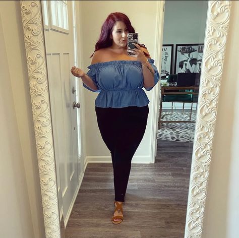 Plus Leggings Outfit Plus Size, Plus Size Cookout Outfit, Plus Size Easter Outfit Casual, June Outfit Ideas, Fall Plus Size Outfits 2022, Plus Size Spring Fashion 2023, Spring Plus Size Outfits, Cute Business Casual Outfits, Cookout Outfit