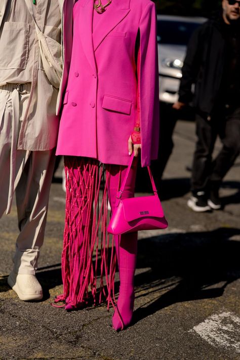 Hot Pink Outfit Ideas, Nyc Street Style Fall, Pink Top Outfit, Pink Outfit Ideas, Ladylike Outfits, Pink Mesh Top, Hot Pink Outfit, Cocktail Party Outfit, Street Style Fall Outfits