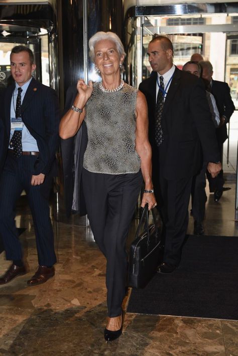 Christine Lagarde Style, Christine Lagarde, Middle Aged Women Hairstyles, Wedge Hairstyles, Haircuts For Older Women, Bouffant Hair, Asymmetrical Hairstyles, Hairstyles With Glasses, Shoulder Hair