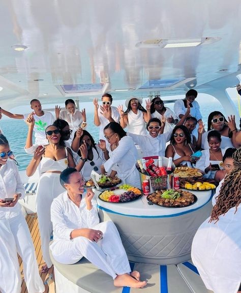 All White Theme Party Outfit, Yatch Outfit Black Women, Yacht Party Outfit Black Women, All White Boat Party, Yatch Party Outfit, Yatch Party Outfit Summer, White Theme Party Outfit, Yacht Outfit Women, Carribean Outfits