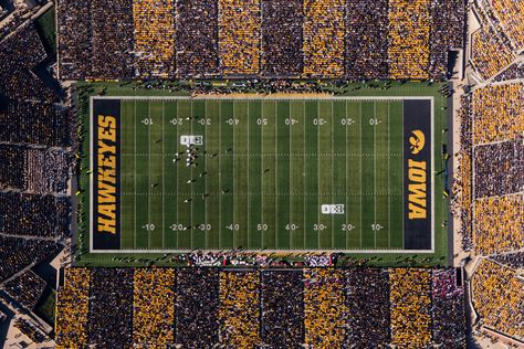 Kinnick looks amazing decked out in black and gold stripes! Kinnick Stadium, Iowa University, Iowa Hawkeye Football, College Tour, University Of Iowa, Places To Live, Iowa City, Iowa Hawkeyes, Football Stadiums