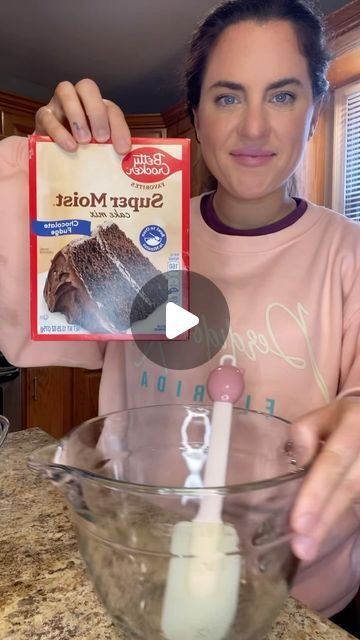 New Mexican Desserts, Extra Moist Box Cake, Abuelita Chocolate Cake, 3 Leches Cake Recipe Easy Box Cake, How To Make Easy Desserts, Desserts With Pudding Mix Easy Recipes, Mexican Chocolate Desserts, Yummy Dessert Ideas, Easy Sweets To Make At Home