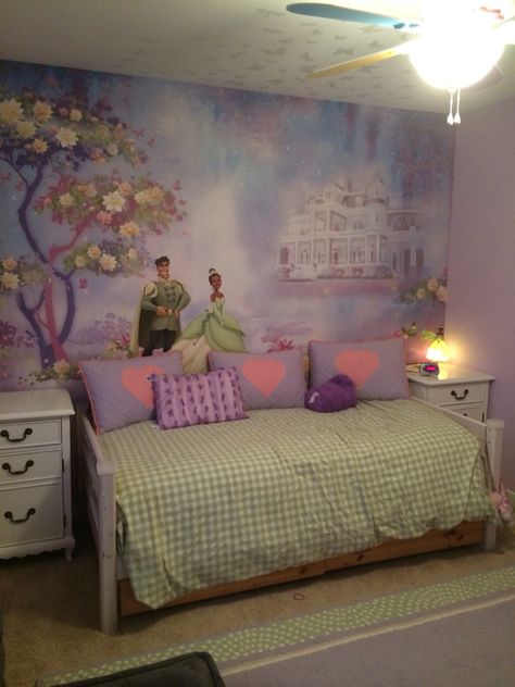 Green and lavender Princess and the Frog Princess Tiana Room Decor, Princess And The Frog Bedroom Ideas, Princess Tiana Bedroom Ideas, Princess And The Frog Bedroom, Princess And The Frog Nursery, Frog Bedroom, Frog Nursery, Princess Bedroom Decor, Green And Lavender