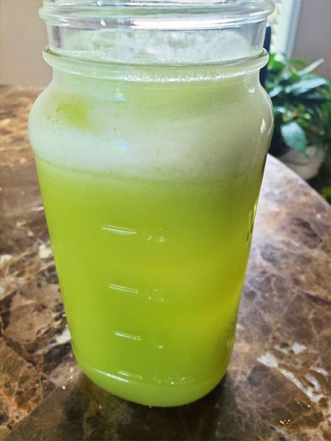 Lemon Ginger Water, Water Cucumber, Cucumber Lemon Water, Pineapple Detox, Cucumber Detox Water, Pineapple Benefits, Ginger Drink, Pineapple Water, Lemon Detox