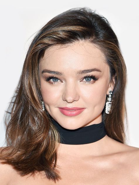 Miranda Kerr Hair, White Lipstick, Celebrity Beauty Secrets, Miranda Kerr Style, Model Makeup, Makeup Tricks, Best Beauty Tips, Models Makeup, Model Face