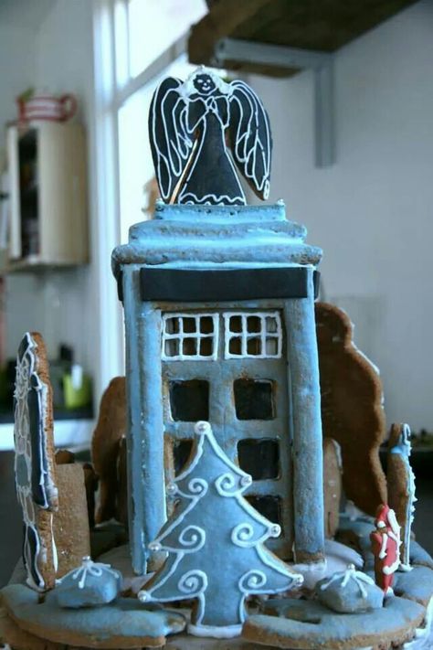 Gingerbread Tardis!!!!!!! Tardis Gingerbread House, Tardis Exterior Concept, Tardis Fan Design, Fan Made Tardis Interior, Doctor Who Tardis Interior, Gingerbread Inspiration, Gingerbread House Decorations, Gingerbread Houses, House Decorating