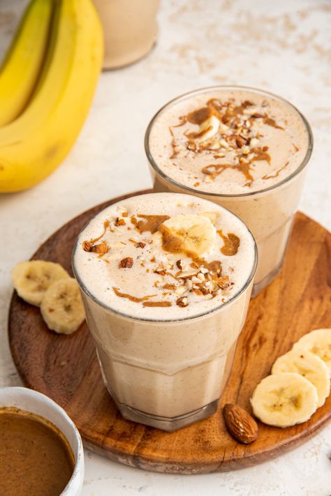 Banana Almond Butter, Almond Butter Smoothie, Eating Bird Food, Detox Smoothies, Almond Milk Recipes, Almond Breeze, Peanut Butter Smoothie, Filling Snacks, Tropical Smoothie