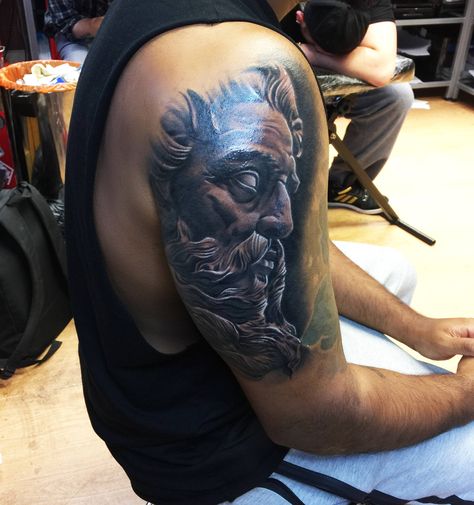 Zeus piece I got today by Matt Lunn @ Inklounge - London England 79 Tattoo, Tattoo 2022, Zeus Tattoo, Mark Tattoo, God Tattoos, Full Back Tattoos, Tattoo Hand, Up Tattoo, Tattoo Cover Up