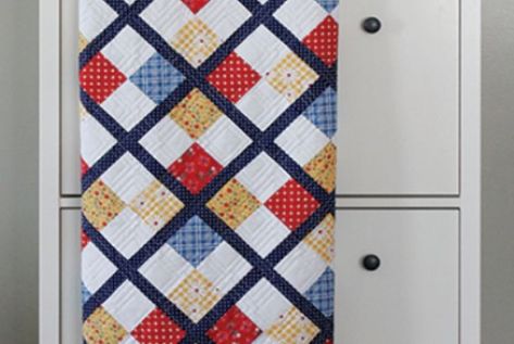 Preppy Patchy Argyle Quilt - Free Pattern Preppy Quilt, Argyle Quilt, Beginner Quilting, Girl Quilts, Beginner Quilt, Colorful Quilt, Quilt Modern, Quilting Designs Patterns, Quick Quilt