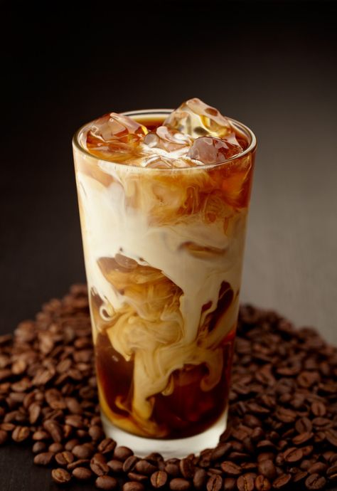 Beautiful Iced Coffee To Get You Excited About The Season Iced Coffee At Home, How To Make Ice Coffee, Iced Coffee Drinks, Ice Coffee Recipe, Coffee Photography, Cold Brew Coffee, Coffee Cafe, Chocolate Coffee, Coffee Addict