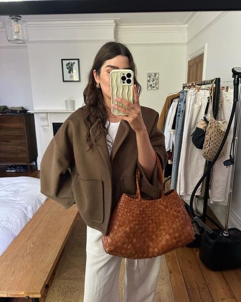 Fashion • Instagram Suede Mules Outfit, Madewell Bag, Duster Outfit, Western Coastal, English Fashion, Outfit Formulas, Quirky Fashion, Suede Mules, Fashion Mood Board