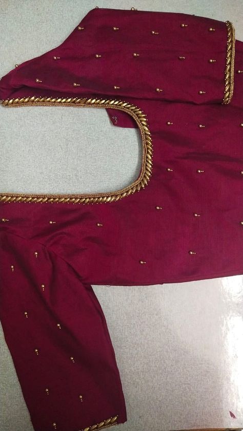 Simple Aari Work, Casual Blouse Designs, Magam Work, Latest Bridal Blouse Designs, Latest Blouse Designs Pattern, Simple Saree Designs, Aari Blouse, New Saree Blouse Designs, Simple Work