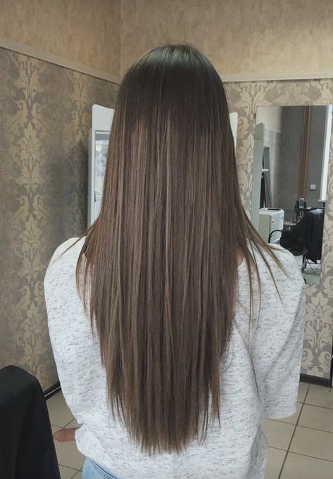 Long Hair V Cut, Haircuts For Long Hair Straight, Medium Length Haircuts For Women, V Cut Hair, V Hair, Kadeřnické Trendy, Brown Hair Inspo, Straight Hair Cuts, Vlasové Trendy