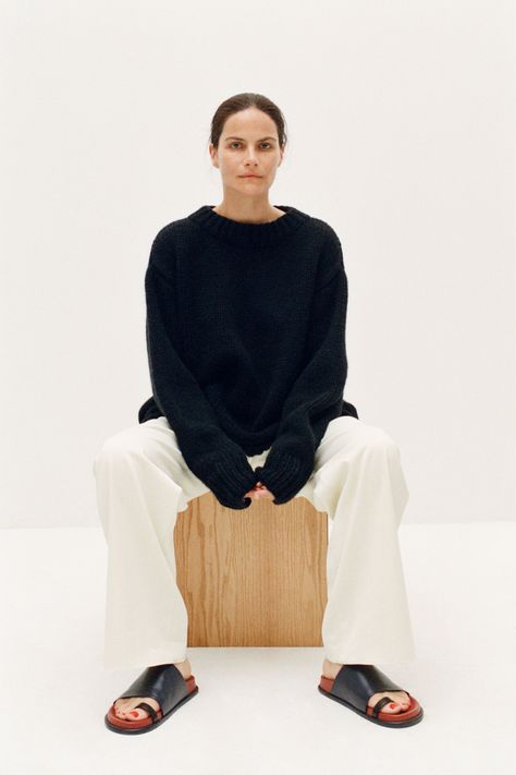 Aw 23, Resort 2020, La Rose, 가을 패션, Fashion Show Collection, Minimal Fashion, Cashmere Sweater, Minimalist Fashion, Winter Fashion