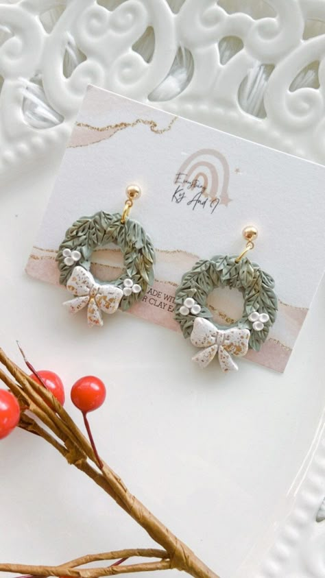 Holiday Season Clay Wreaths / Simple Holiday Earrings / Tiny - Etsy Wreath Earrings, Simple Christmas Polymer Clay Earrings, Wreath Clay Earrings, Polymer Clay Wreath Earrings, Christmas Wreath Earrings, Holiday Earrings, Clay Earring Christmas, Christmas Wreath Clay Earrings, Christmas Polymer Clay Earings