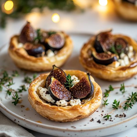 15 Christmas Appetizer Recipes To Wow Your Guests! - Slimming Violet - Recipes & Cooking Advice Goat Cheese With Fig Jam, Fancy Christmas Appetizers, Christmas Appetizer Recipes, Violet Recipes, Make Ahead Christmas Appetizers, Fancy Appetizer Recipes, Goat Cheese Appetizer, Christmas Appetizer, Creamy Goat Cheese