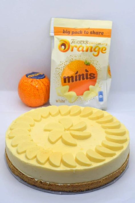 White Chocolate Recipes Easy, Orange Cheesecake Recipes, Orange Filling, Creamy Cheesecake Recipe, Chocolate Orange Cupcakes, Chocolate Orange Cheesecake, Orange Cheesecake, White Chocolate Recipes, Orange Cupcakes