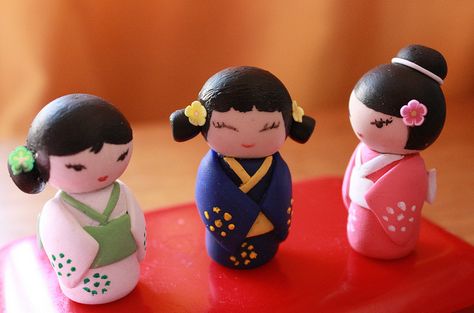 polymer clay lunar new year | Polymer Clay Japanese Little Dolls Bottle Dolls Diy, Japanese Crafts For Kids, Japanese Art Geisha, Bottle Doll, Clay Kitchen, Art Geisha, Egg Carton Crafts, Dolls Diy, Cd Crafts