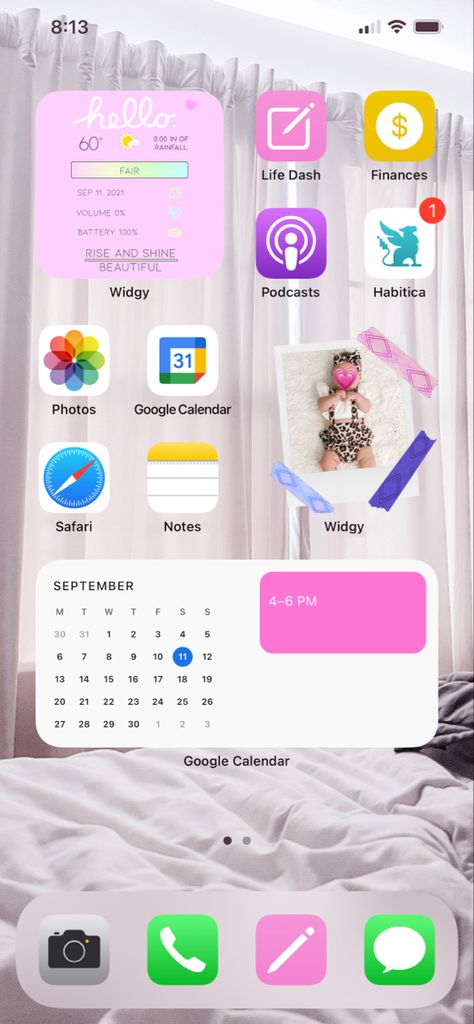 Productivity setup. Apps at the top are shortcuts to my notion pages. 🤗 Iphone Home Screen Layout Productivity, Productivity Setup, Notion Pages, Iphone Setup, Ipad Aesthetic, Iphone Ideas, Ios Ideas, Journal Stuff, Iphone Home Screen Layout