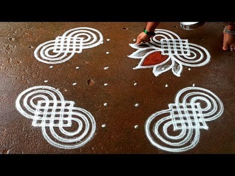 Rangoli For Krishna Janmashtami, Krishna Kolam, Thipudu Mugulu, Padi Kolam Small, Krishna Jayanti, Krishna Rangoli, White Rangoli, Simple Rangoli With Dots, Simple Rangoli Kolam