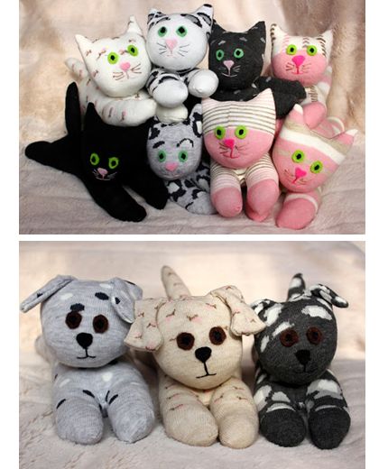 Considering how many unmatched socks I have "collected" I can make dozens of these cute little guys!  nel Sock Animals Tutorial, Crafts Animals, Sock Dolls, Sock Doll, Sock Monkeys, Sock Toys, Sock Crafts, Diy Socks, Ideal Toys