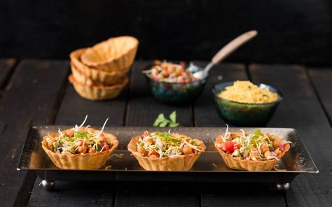 Homemade Canape Papdi Chaat Recipe Chaat Party, Papdi Chaat Recipe, Indian Platter, Canape Recipes, Kofta Curry Recipe, Pulao Recipe, Late Evening, Chaat Recipe, Indian Party