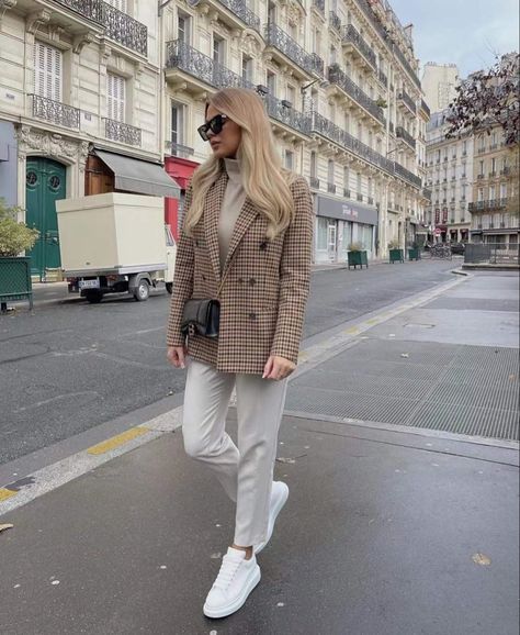 ✨Top: Plaid Coat ✨Bottom: White Pants ✨Shoes: White Alexander McQueen Follow me for more Blazer Outfit Ideas For Women, Cute Blazer Outfits, Chic Blazer Outfit, Blazer Outfit Ideas, Best Blazer, Fall Trends Outfits, Chic Blazer, Blazer Outfit, Blazer Outfits